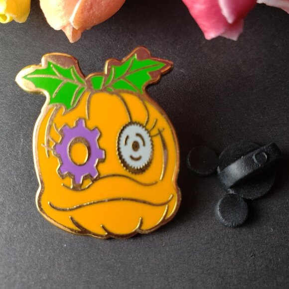 Disneyland Daisy Duck Trading Pin Jack Lantern Mystery Pumpkin Lapel Pin Brooch - Picture 4 of 6